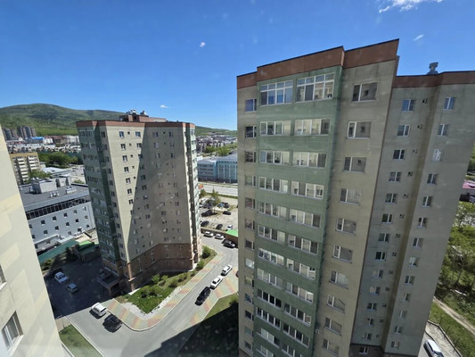 Продам двухкомнатную (2-комн.) квартиру, Мира пр-кт, 300к4, Южно-Сахалинск г