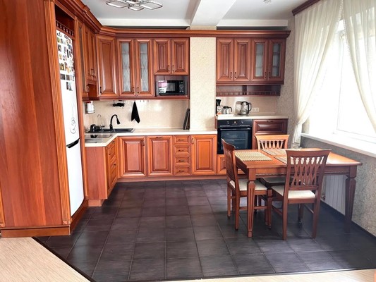 Продам трехкомнатную (3-комн.) квартиру, Емельянова А.О. ул, 11кА, Южно-Сахалинск г