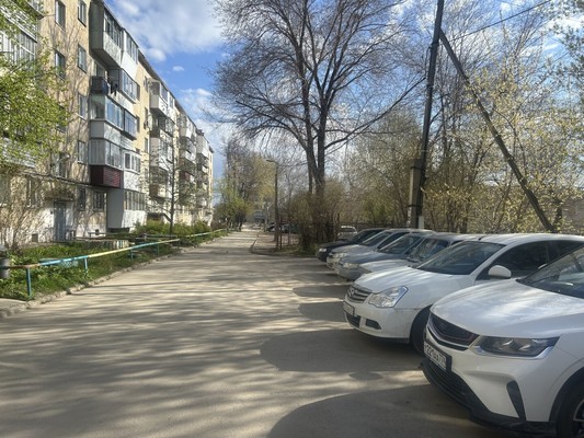 Продам двухкомнатную (2-комн.) квартиру, Уральская ул, 106, Миасс г