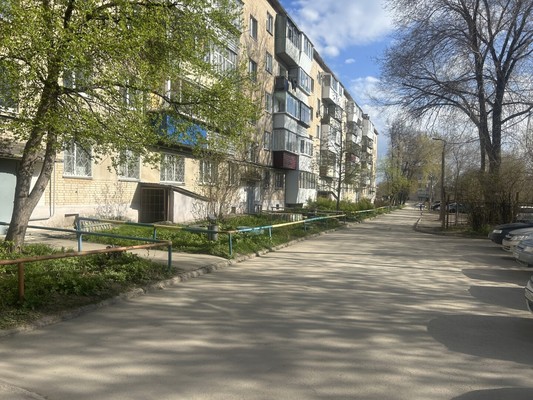 Продам двухкомнатную (2-комн.) квартиру, Уральская ул, 106, Миасс г