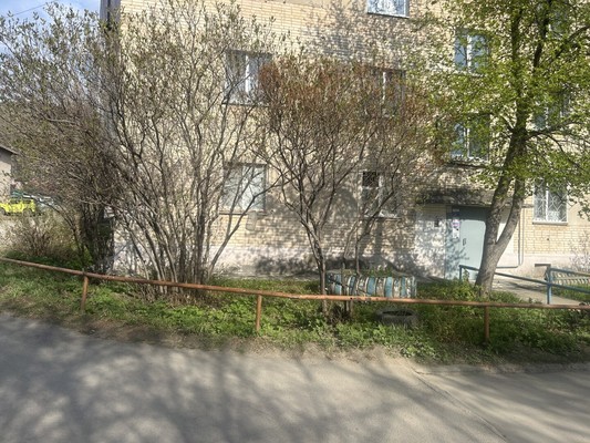 Продам двухкомнатную (2-комн.) квартиру, Уральская ул, 106, Миасс г