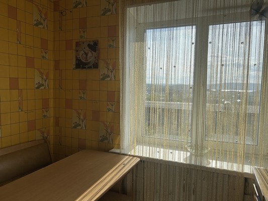Продам двухкомнатную (2-комн.) квартиру, Молодежная ул, 34, Миасс г