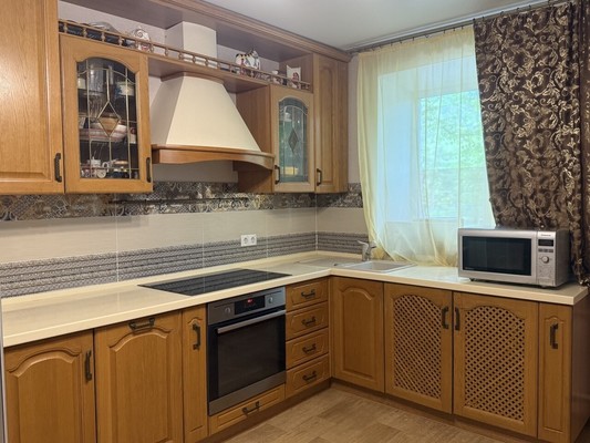 Продам трехкомнатную (3-комн.) квартиру, Советская ул, 80, Добрянка г
