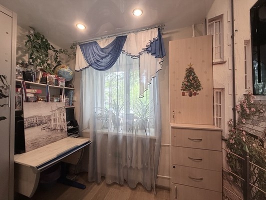 Продам трехкомнатную (3-комн.) квартиру, Советская ул, 80, Добрянка г