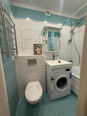Продам трехкомнатную (3-комн.) квартиру, Советская ул, 80, Добрянка г