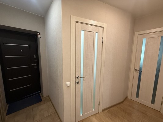 Продам трехкомнатную (3-комн.) квартиру, Советская ул, 80, Добрянка г