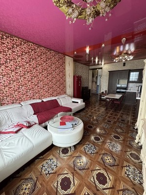 Продам трехкомнатную (3-комн.) квартиру, Авиаторов ул, 21, Красноярск г