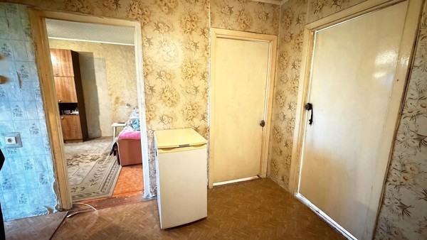 Продам трехкомнатную (3-комн.) квартиру, им Н.Г.Чернышевского ул, 7, Златоуст г