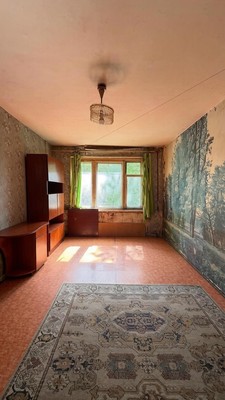 Продам трехкомнатную (3-комн.) квартиру, им Н.Г.Чернышевского ул, 7, Златоуст г