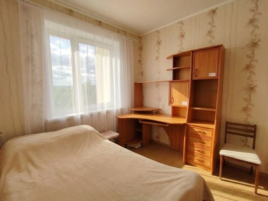 Продам трехкомнатную (3-комн.) квартиру, Севастопольская ул, 27, Миасс г
