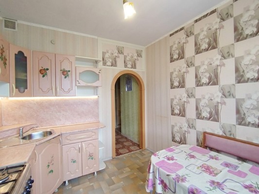 Продам трехкомнатную (3-комн.) квартиру, Севастопольская ул, 27, Миасс г