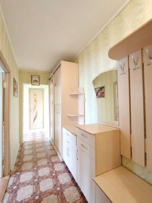 Продам трехкомнатную (3-комн.) квартиру, Севастопольская ул, 27, Миасс г