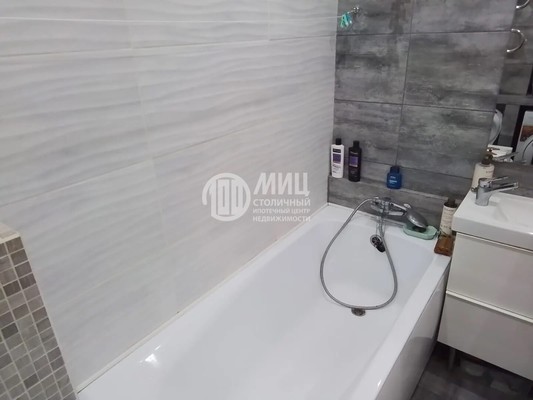 Продам двухкомнатную (2-комн.) квартиру, Волгоградский пр-кт, 9, Москва г