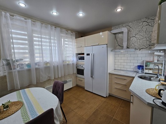 Продам двухкомнатную (2-комн.) квартиру, Калевала ул, 50, Костомукша г