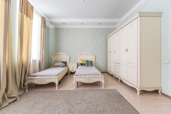 Продам трехкомнатную (3-комн.) квартиру, Чистопольская ул, 32, Казань г