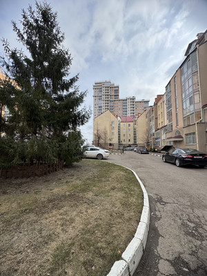 Продам трехкомнатную (3-комн.) квартиру, Чистопольская ул, 32, Казань г
