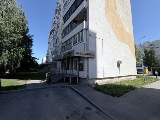 Сдам коммерческое помещение 65 м2, Хайдара Бигичева ул, 4, Казань г