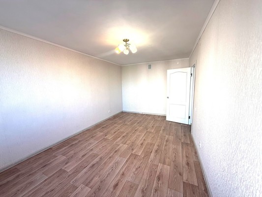 Продам однокомнатную (1-комн.) квартиру, Дементьева ул, 7, Казань г
