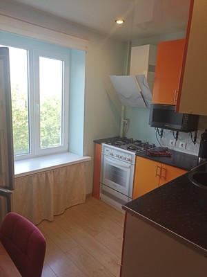 Продам трехкомнатную (3-комн.) квартиру, Ларина ул, 19, Ростов-на-Дону г