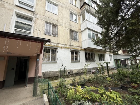 Продам двухкомнатную (2-комн.) квартиру, Гавена ул, 101, Симферополь г