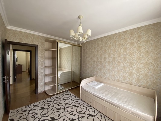 Продам трехкомнатную (3-комн.) квартиру, Московская ул, 6, Нальчик г