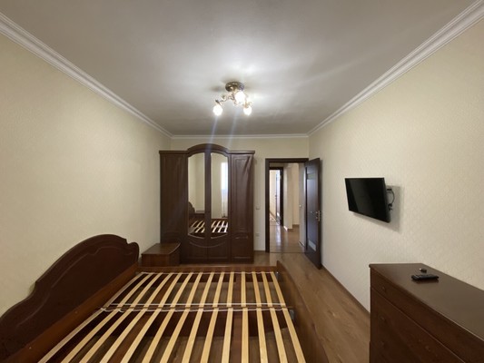 Продам трехкомнатную (3-комн.) квартиру, Московская ул, 6, Нальчик г