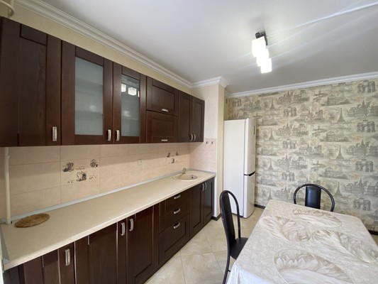 Продам трехкомнатную (3-комн.) квартиру, Московская ул, 6, Нальчик г