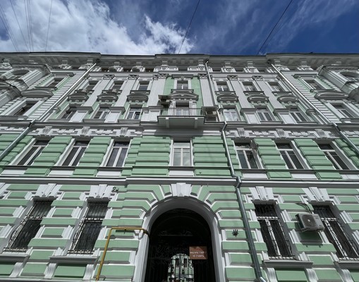 Продам коммерческое помещение 300 м2, Армянский пер, 7, Москва г