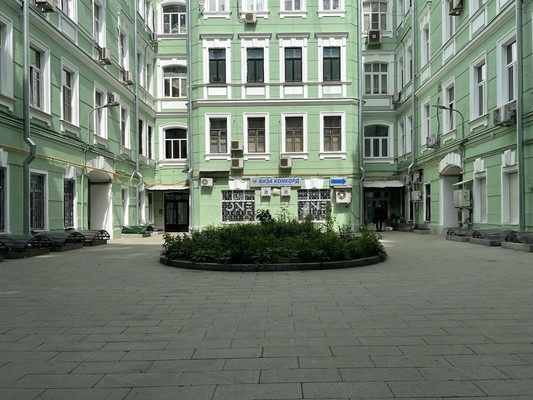 Продам коммерческое помещение 300 м2, Армянский пер, 7, Москва г