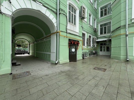 Продам коммерческое помещение 300 м2, Армянский пер, 7, Москва г