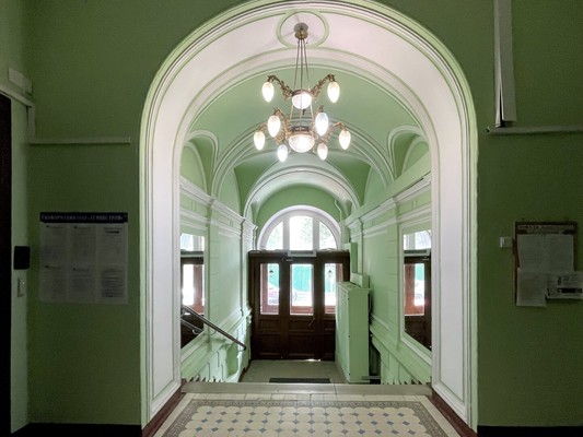 Продам коммерческое помещение 300 м2, Армянский пер, 7, Москва г