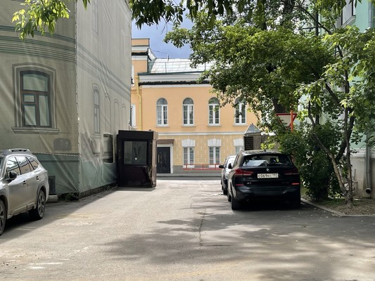 Продам коммерческое помещение 300 м2, Армянский пер, 7, Москва г