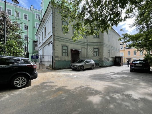 Продам коммерческое помещение 300 м2, Армянский пер, 7, Москва г