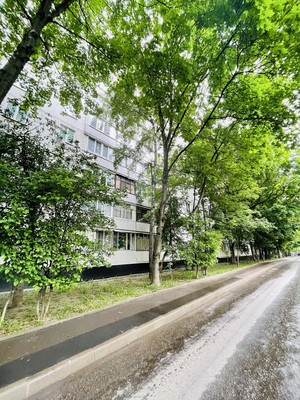 Продам двухкомнатную (2-комн.) квартиру, Ясеневая ул, 35, Москва г