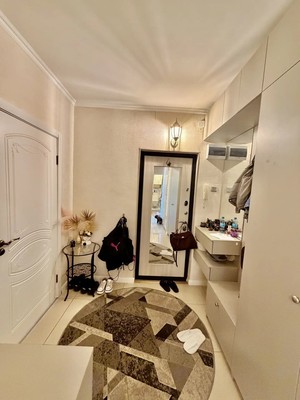 Продам трехкомнатную (3-комн.) квартиру, Ижорского Батальона ул, 7, Колпино г