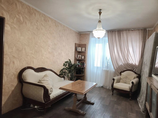 Продам двухкомнатную (2-комн.) квартиру, Свердловский пр-кт, 33ка, Челябинск г