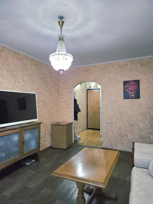 Продам двухкомнатную (2-комн.) квартиру, Свердловский пр-кт, 33ка, Челябинск г