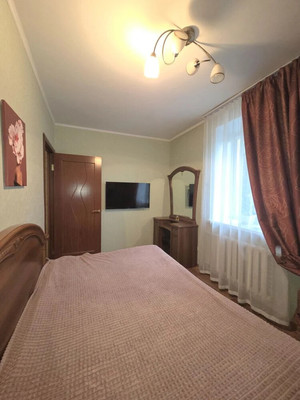 Продам двухкомнатную (2-комн.) квартиру, Свердловский пр-кт, 33ка, Челябинск г