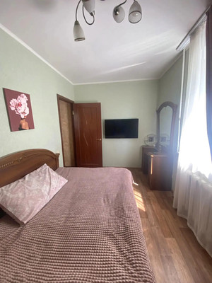 Продам двухкомнатную (2-комн.) квартиру, Свердловский пр-кт, 33ка, Челябинск г