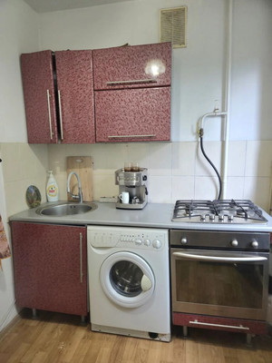 Продам двухкомнатную (2-комн.) квартиру, Свердловский пр-кт, 33ка, Челябинск г