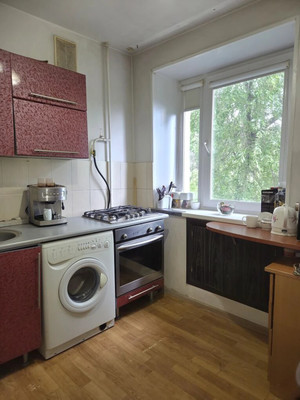 Продам двухкомнатную (2-комн.) квартиру, Свердловский пр-кт, 33ка, Челябинск г