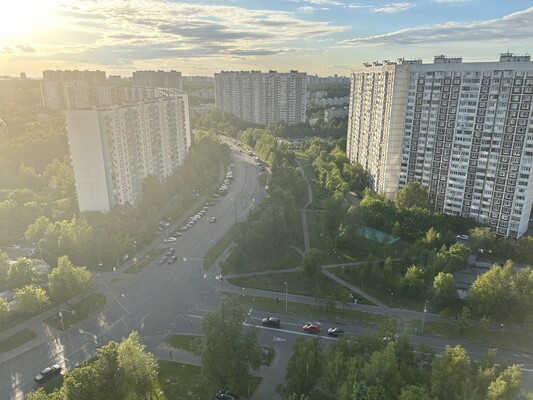 Продам двухкомнатную (2-комн.) квартиру, Литовский б-р, 15к1, Москва г
