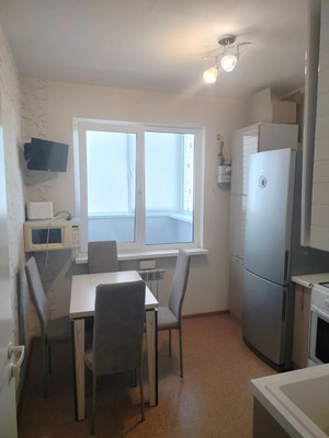 Продам двухкомнатную (2-комн.) квартиру, Янтарная ул, 5а, Новотроицкое с