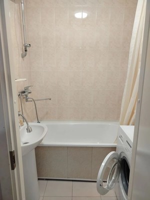Продам двухкомнатную (2-комн.) квартиру, Янтарная ул, 5а, Новотроицкое с