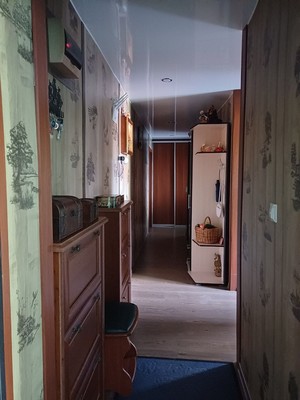 Продам трехкомнатную (3-комн.) квартиру, Чкалова ул, 13, Сланцы г