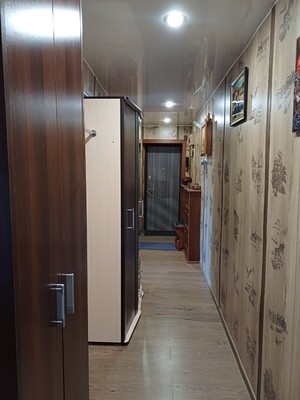 Продам трехкомнатную (3-комн.) квартиру, Чкалова ул, 13, Сланцы г