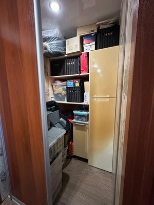 Продам трехкомнатную (3-комн.) квартиру, Чкалова ул, 13, Сланцы г