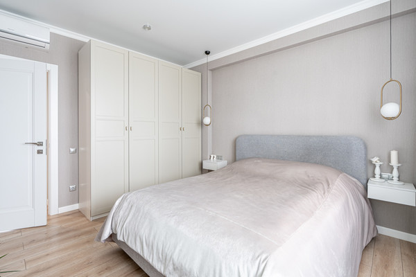 Продам двухкомнатную (2-комн.) квартиру, Победы пр-кт, 139ак2, Казань г