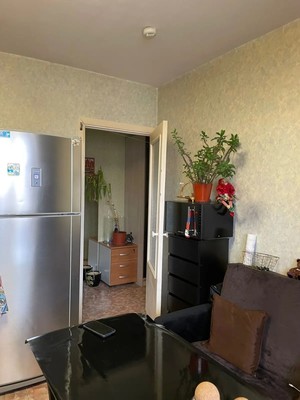 Продам двухкомнатную (2-комн.) квартиру, Александра Кувшинова ул, 1, Просторный мкр