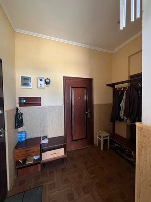 Продам многокомнатную квартиру, Красноармейская ул, 39, Алушта г
